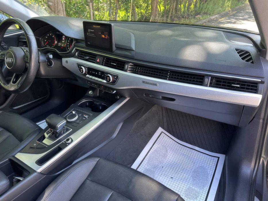 Audi A4 quattro Premium Plus      2019