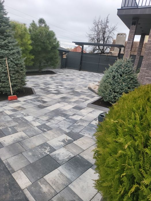 Укладка тротуарной плитки