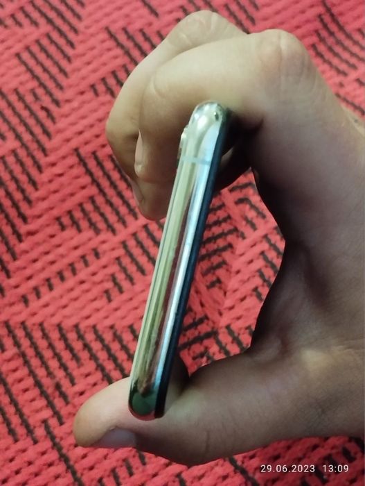 iPhone Xs в гарному стані