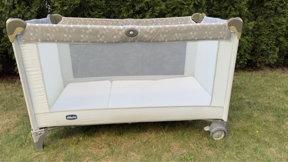 Chicco łóżeczko turystyczne z materacem