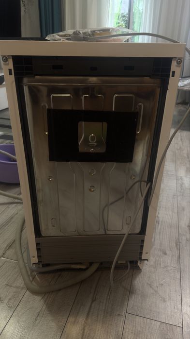 Посудомийна машина BEKO DFS05012W
