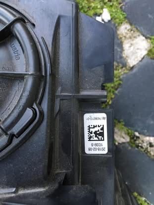 Farol BMW 520D lado direito de 2018 em LED