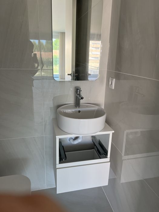 Conjunto Lavatorio Roca WC com torneira Roca, movel Wc e espelho