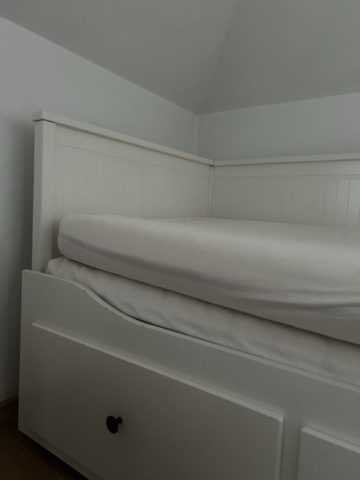 białe łóżko ikea