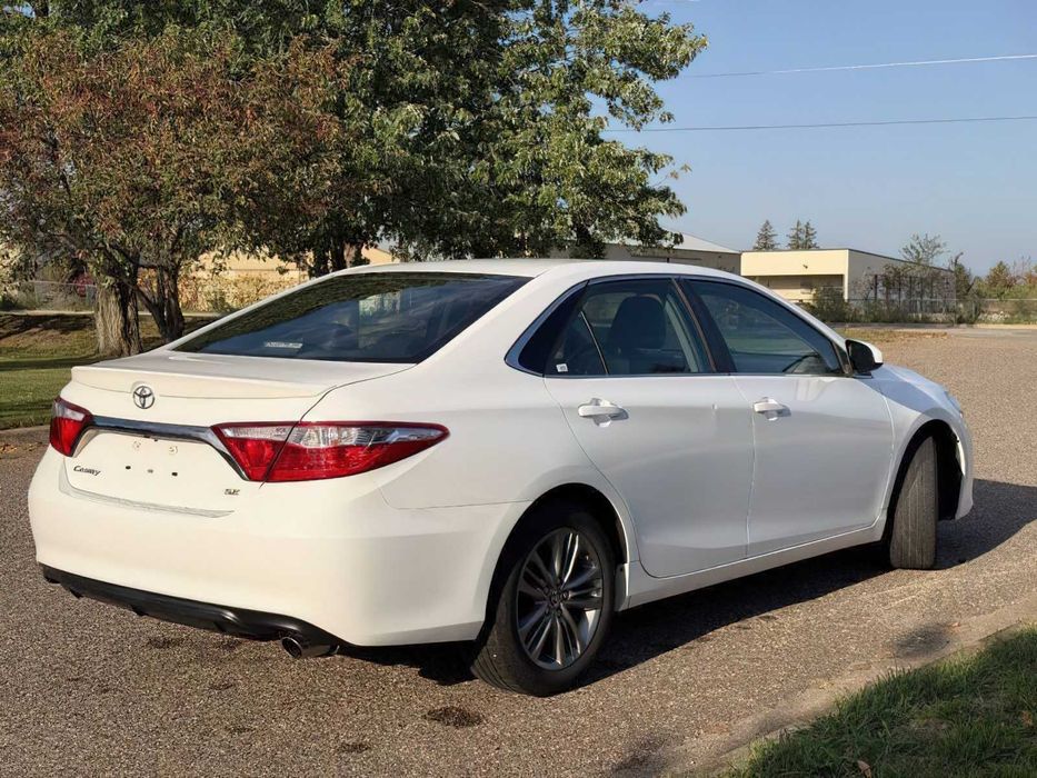 Toyota Camry      2016