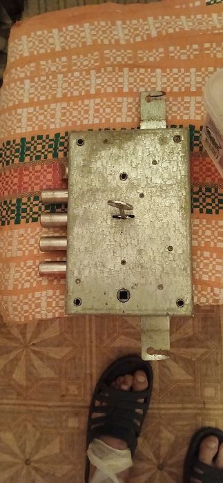 Продам замок видвижний