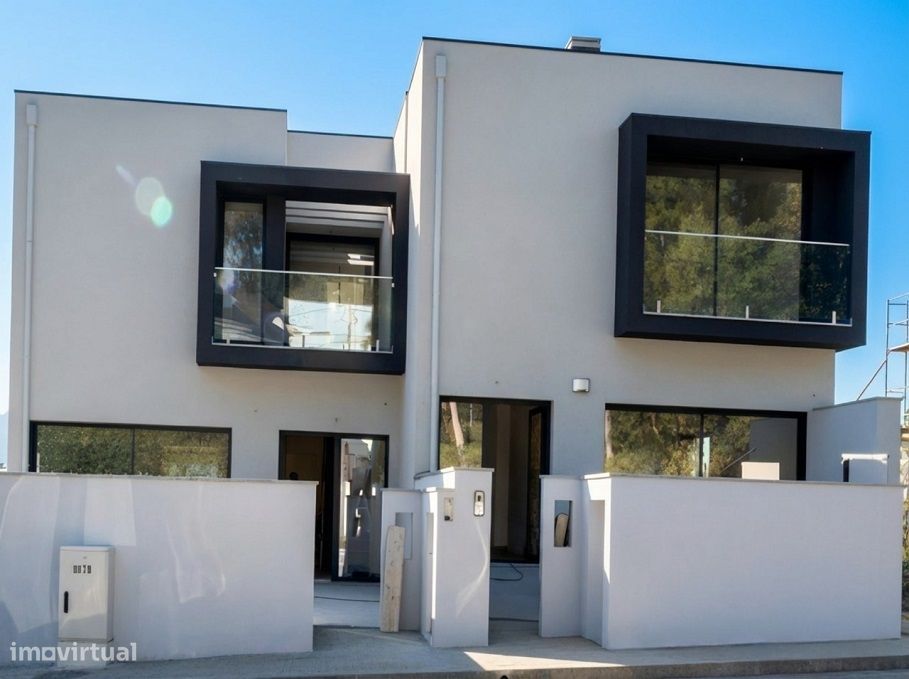 Moradia T3 em Banda — Construção Nova em Lobão, Santa Maria da Feira