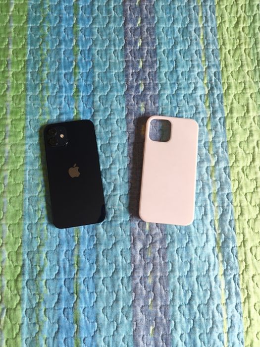 iPhone 12 (64GB)