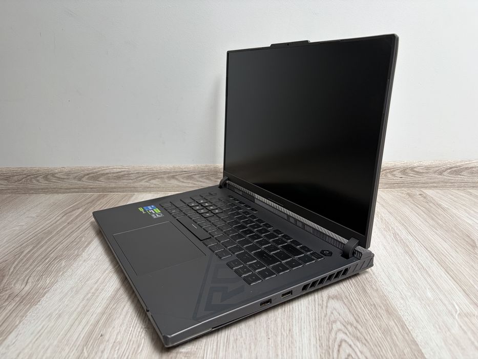 ASUS ROG Strix G16 | RTX 4070 | i5-13450HX | 16GB DDR5 | BOX