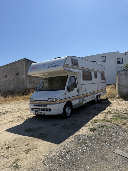 Vendo auto caravana pesada de 8 lugares