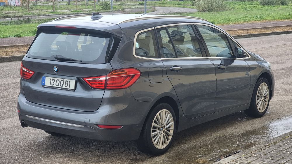 BMW 216d Grand Tourer (7 lugares) (148 mil km)