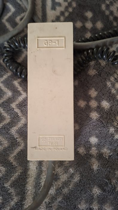 Zabytkowy telefon prl