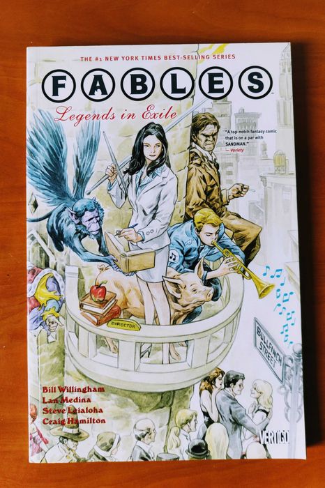 Livro Fables vol 1 Legends of Exile de Bill Willingham