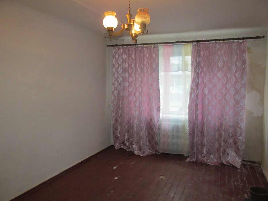 Продам 3 к. кв., р-н Центр-Центр. ринок  -зручно під магазин