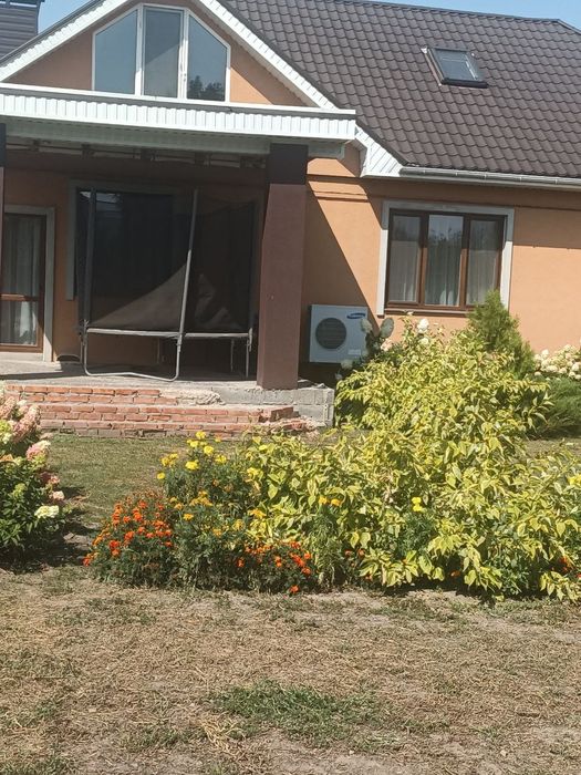 Сучасний будинок з новим ремонтом, 124 м², 12 соток в Чугуєві