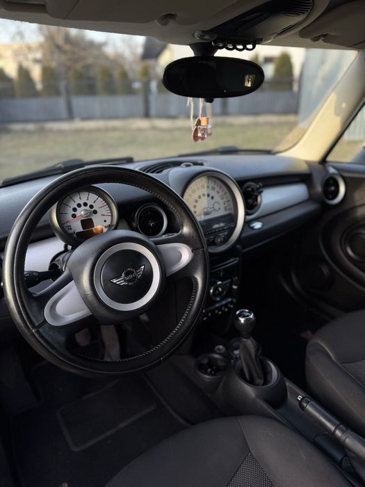 Mini One R56 1.6 benzyna 75KM doinwestowany zadbany