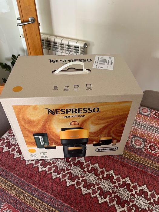 Máquina café nespresso Vertuo amarela