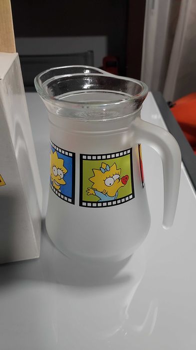 Vidro novo com bonecos