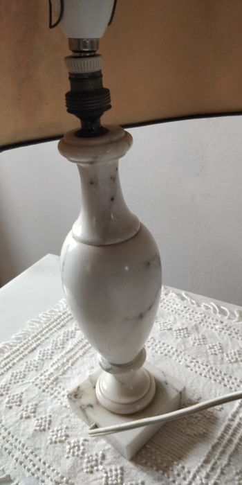 Candeeiro em Alabastro com Abajur