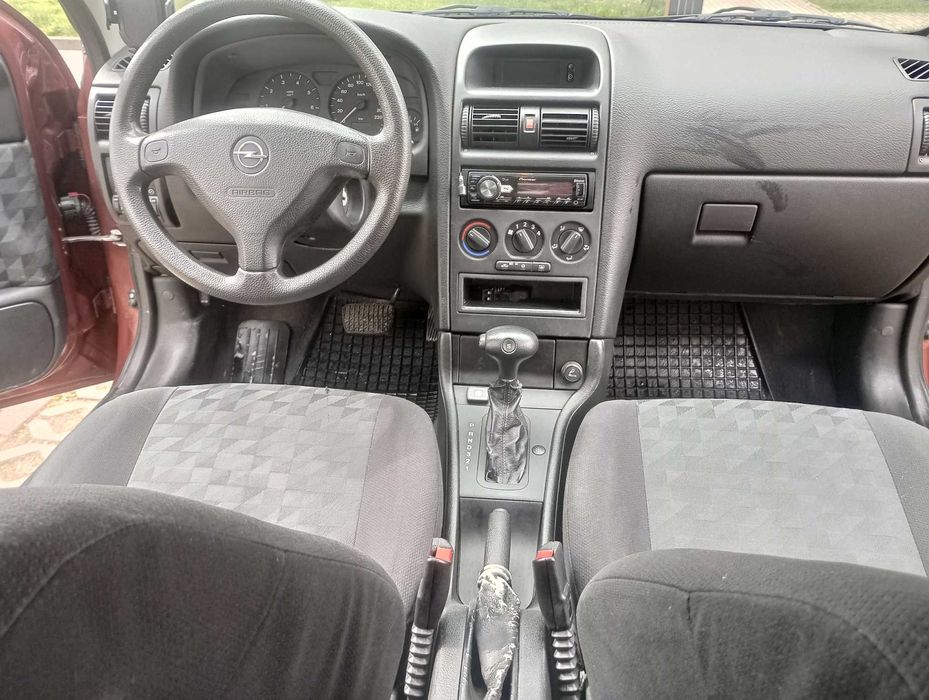 samochód Opel Astra
