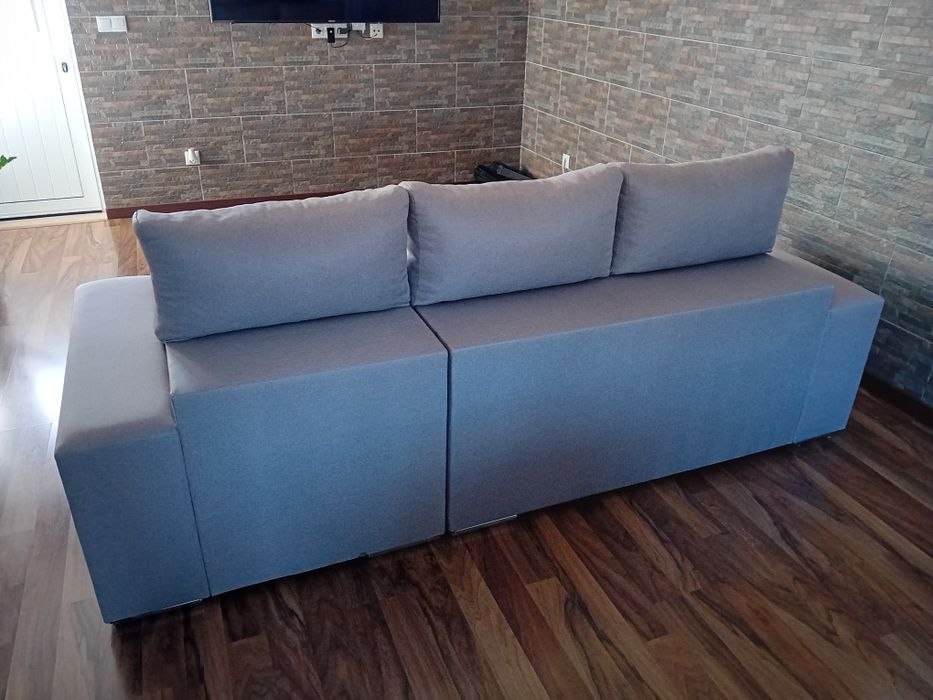 Sofá três lugares