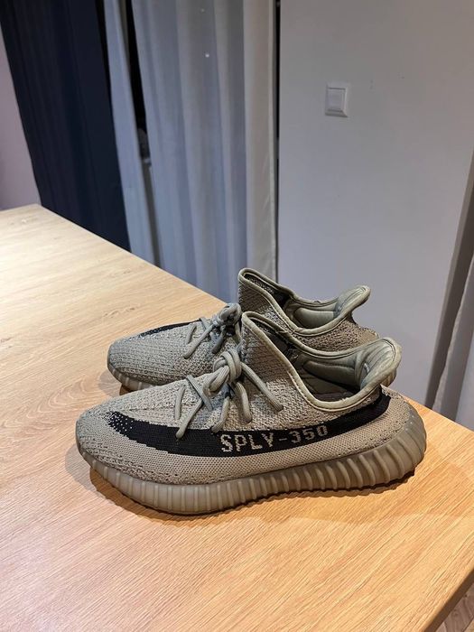 adidas Yeezy boost 350 v2 Granite 44 2/3.