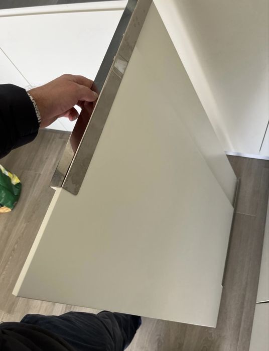 Mesa de jantar com tampo de vidro + 6 cadeiras – Excelente estado