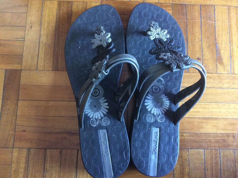Vendo chinelos ipanema novos