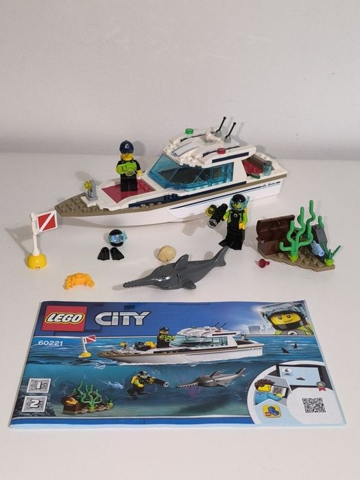 Lego city 60221 Iate de mergulho 5 anos