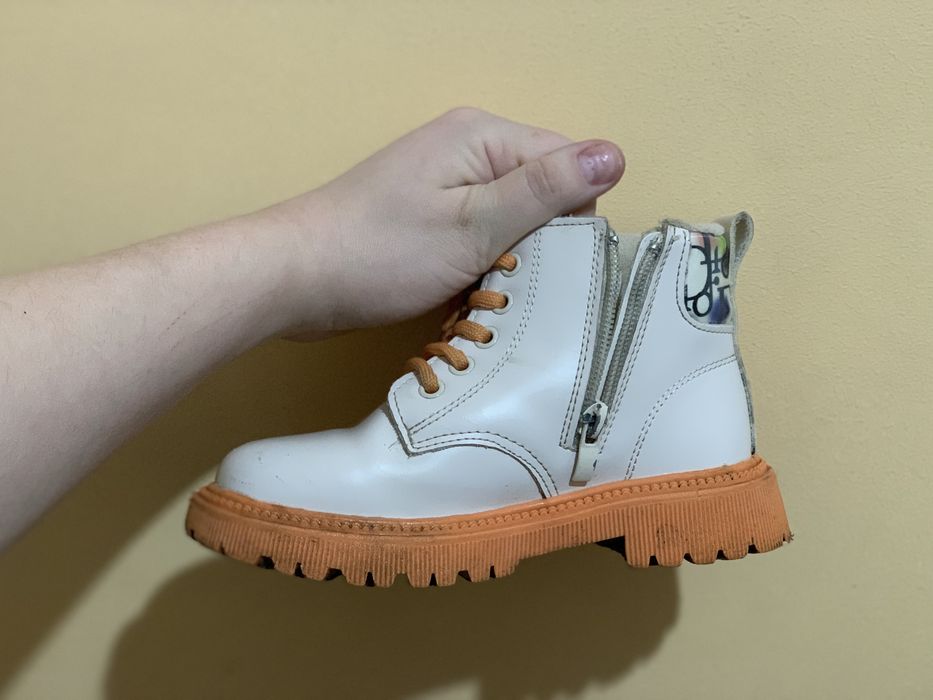 Демісезонні чобітки для дівчинки