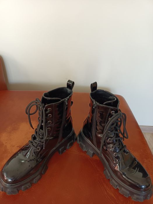 Buty damskie lakierowane