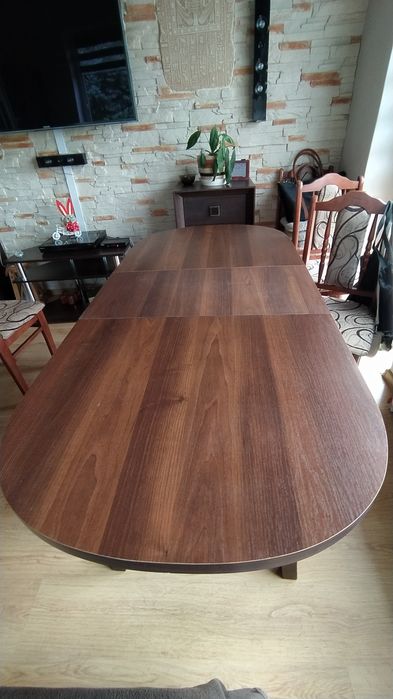 Stół z 6 krzeslami do salonu