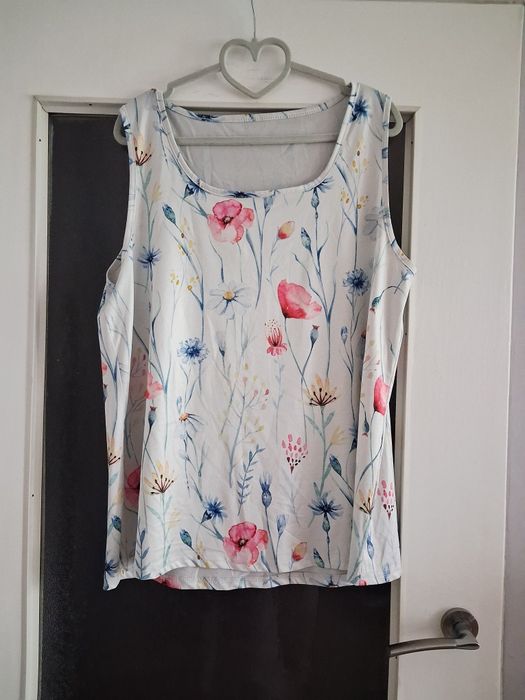 Bluzeczka na ramiączkach w kwiaty 2 XL