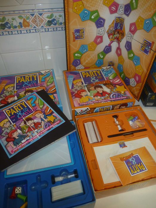 Jogos de tabuleiro: Trivial, Scrabble, Monopólio, Master Mind...