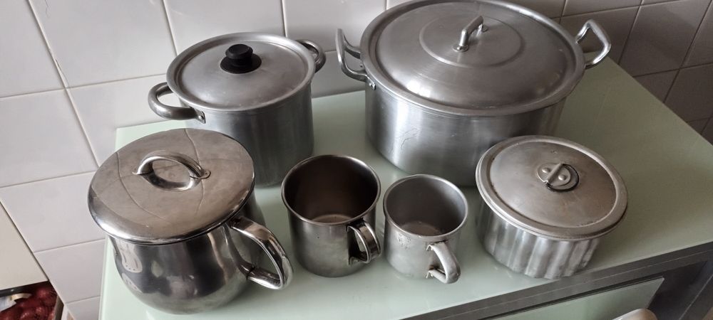 Vendo tachos e panelas