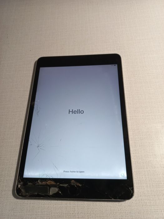продам IPad mini 4 16 Гб