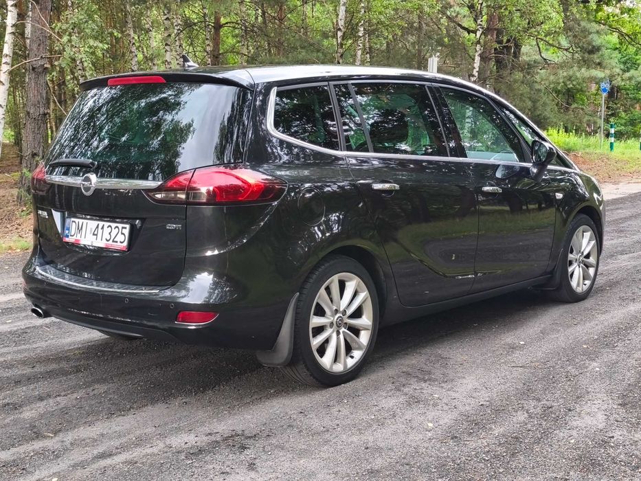 Opel Zafira Tourer 2.0 CDTI 165 KM Cosmo 7 miejsc Panorama Bi-Xenon 100% Oryginał Lakier