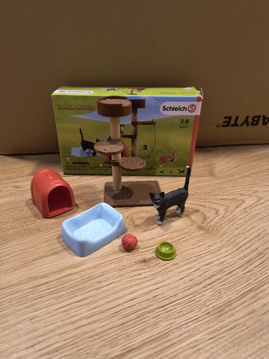 Zestaw kot z drapakiem Schleich