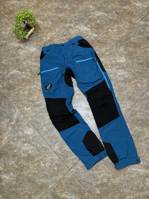 Дівочі трекінгові штани RevolutionRace Nordwand Pro Pants W (Розмір M / 38)