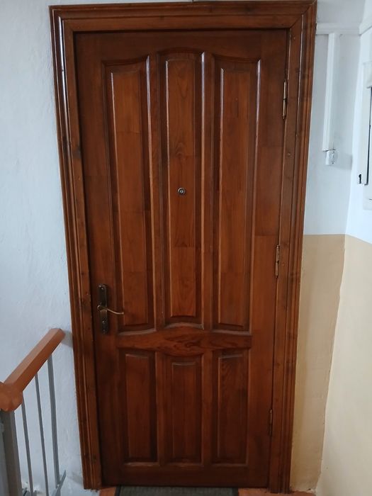 Двері дерев'яні (вхідні з коробкою)