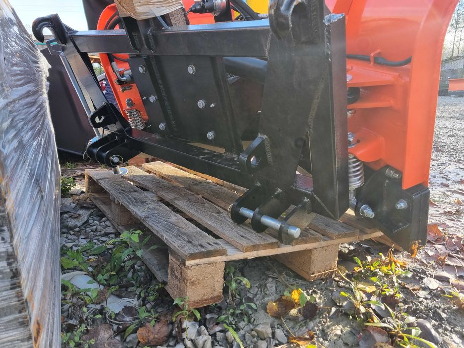 Pług do śniegu strzałkowy drogowy do małych traktorów pilot 2,2m