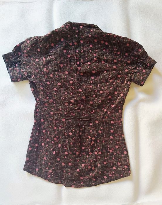 2 blusas com padrão floral, Stradivarius