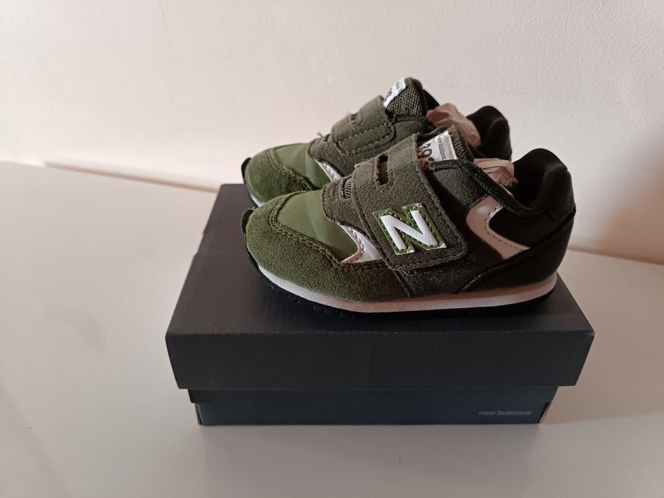 Tênis New Balance tamanho 23