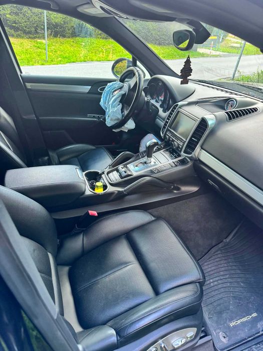 Sprzedam/zamienię Uszkodzony Porsche Cayenne S