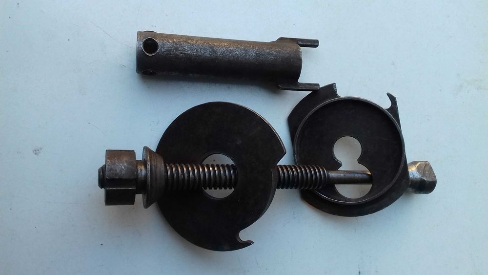 Стяжка пружин центральна ВАЗ