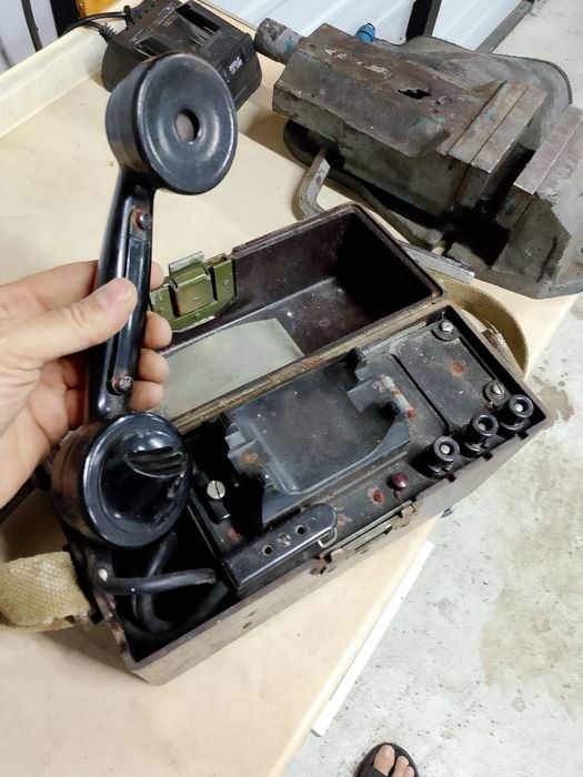 Wojskowy telefon połowy TAI-43 Zabytek