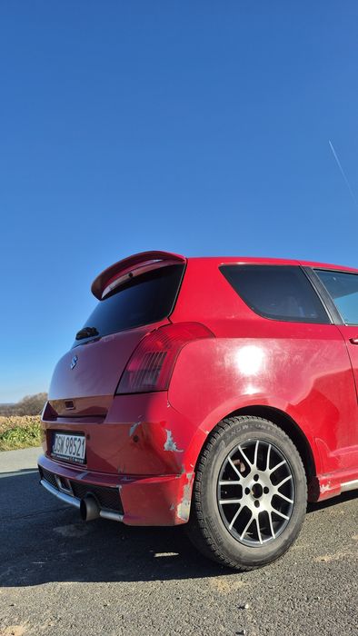 Suzuki Swift III 1.3  68 kW  2005
