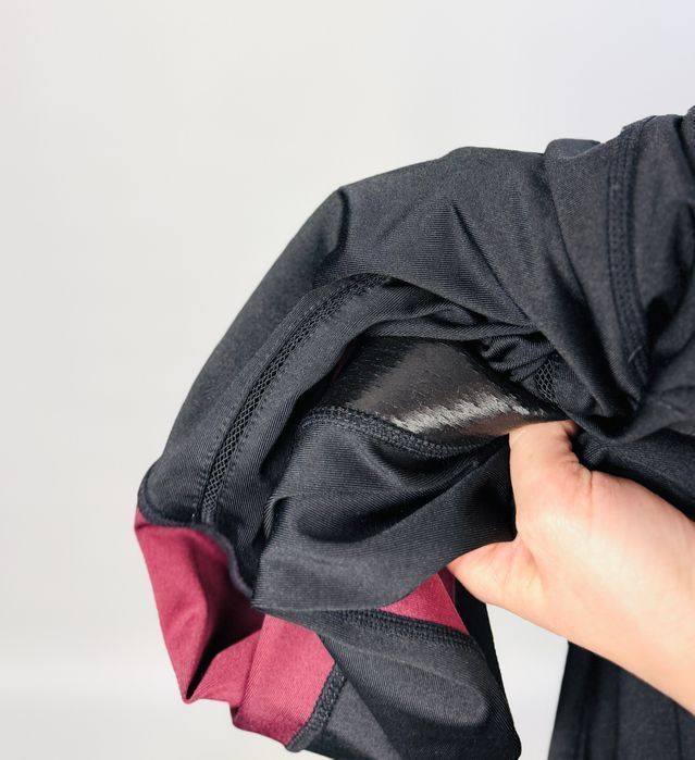 Czarne legginsy z bordowymi wstawkami S 36