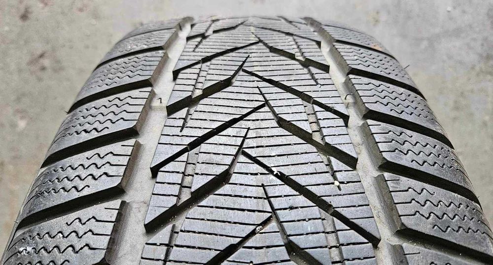 1x 225/60R17 103H XL Vredestein Wintrac Xtreme S / 1x 7mm