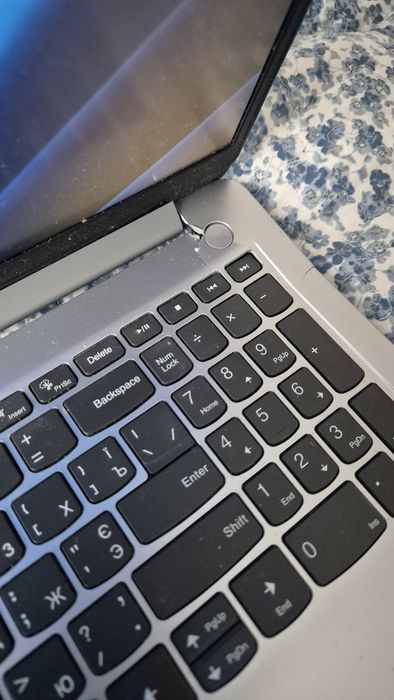 5 ноутбуків Lenovo, Asus, Emachines